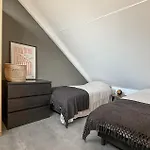 3 Bedroom Stunning In *