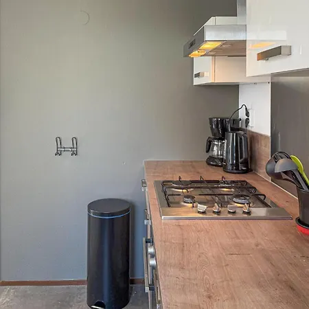 3 Bedroom Stunning In * Hoeven