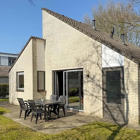 3 Bedroom Stunning In Holiday home Hoeven
