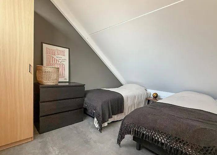 3 Bedroom Stunning In *