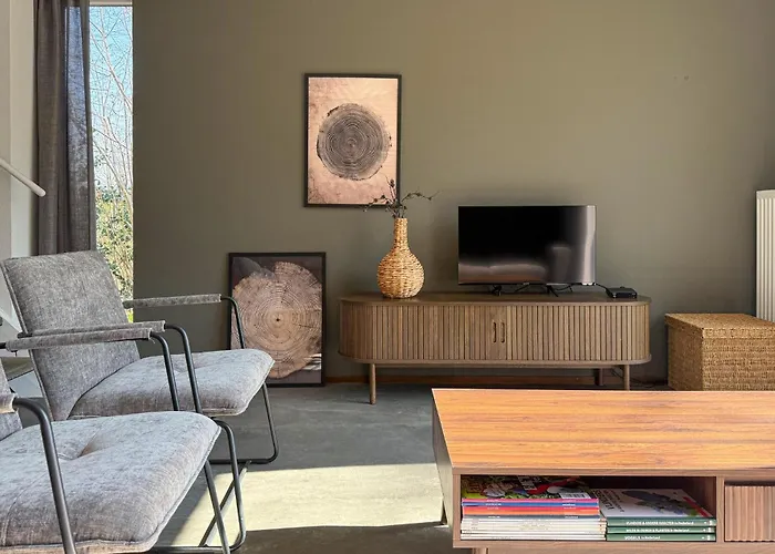 3 Bedroom Stunning In *