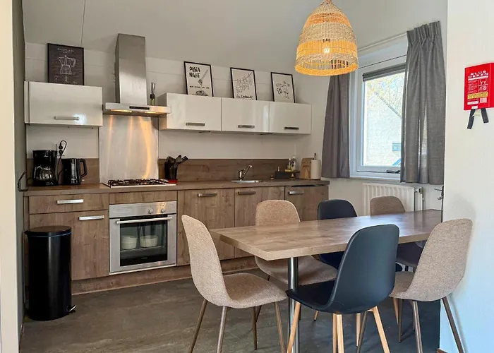 3 Bedroom Stunning In *